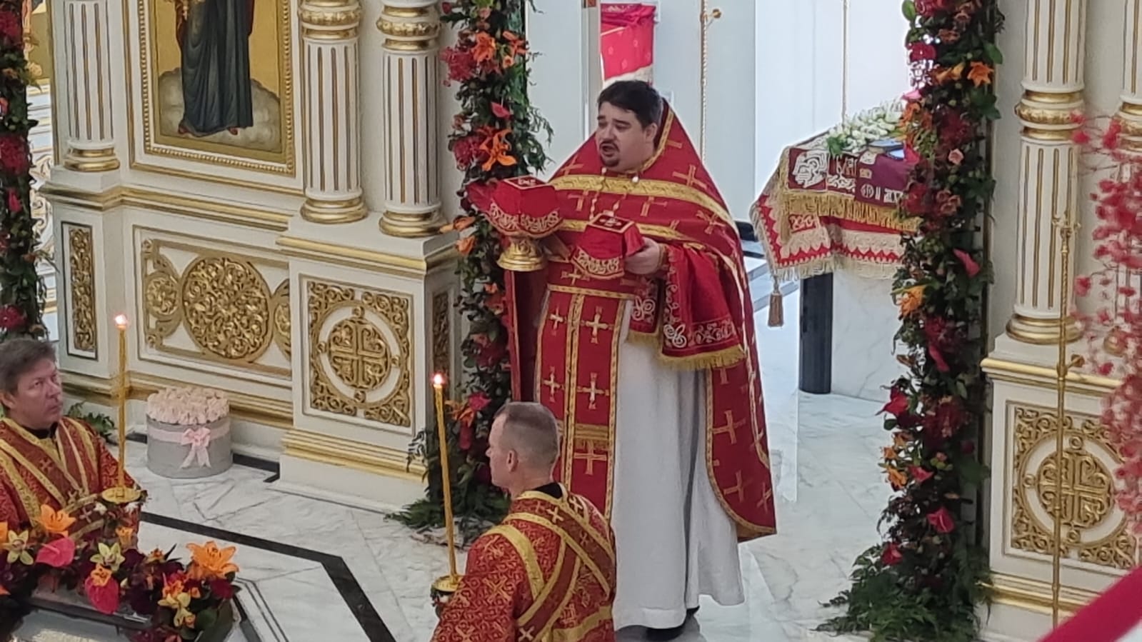 Литургия святителя Иоанна Златоуста в пятницу Светлой седмицы.