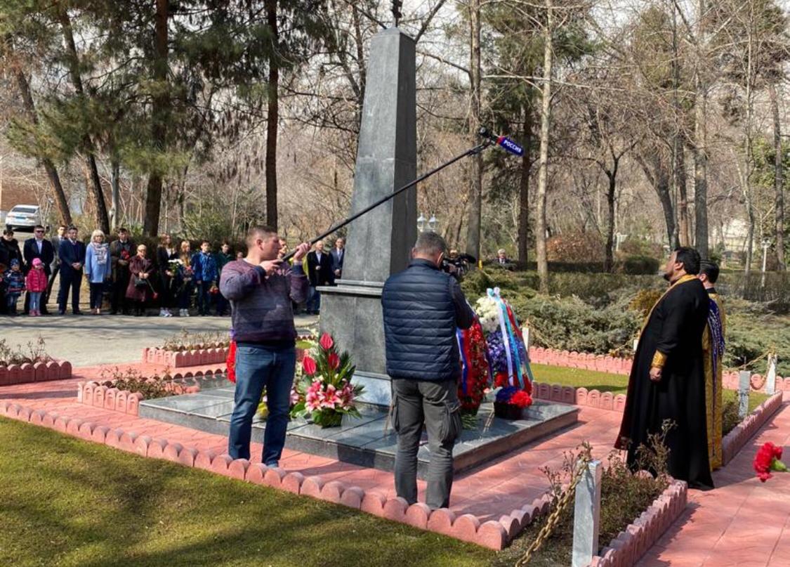 В Иране архимандрит Александр совершил панихиды на могилах советских воинов.