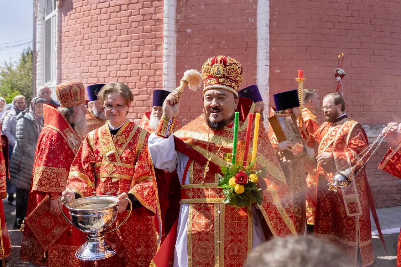 Настоятель архимандрит Александр (Заркешев) принял участие в престольном празднике в казанском Борисоглебском храме. 