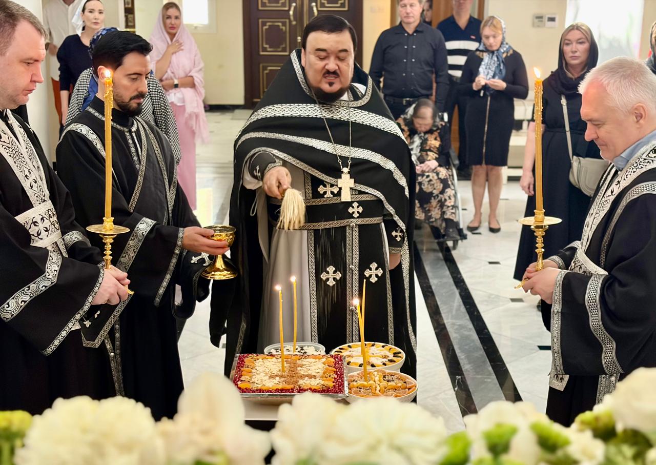 Первая в году Литургия Преждеосвященных Даров и освящение колива. 