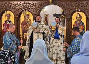 В эмирате Абу-Даби прошло богослужение в праздник Рождества Пресвятой Богородицы. 