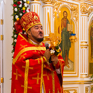 В ночь на Пасху в храме св. апостола Филиппа прошло пасхальное богослужение