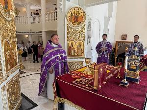 Изнесение честных древ Животворящего Креста Господня. 